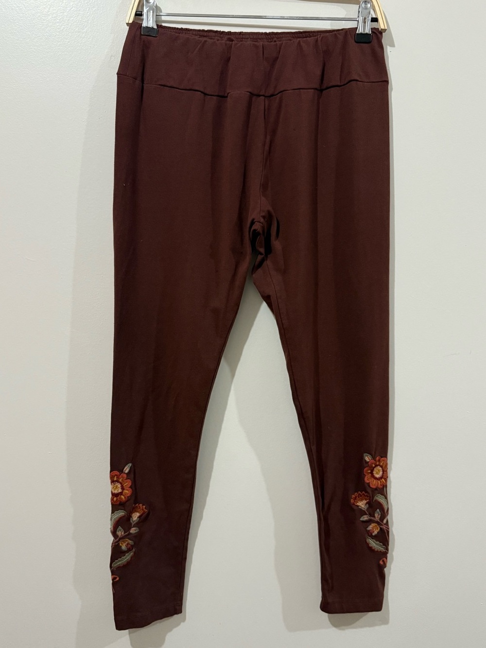 April Cornell Brown Floral Embroidered Leggings Size L Fall